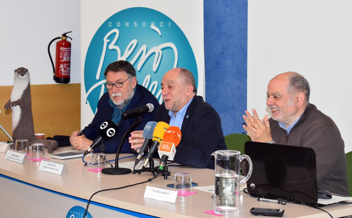 Martí Boada, Joan Vila i Antoni Alarcón en la presentació del projecte de recuperació de la llúdrida a la Tordera