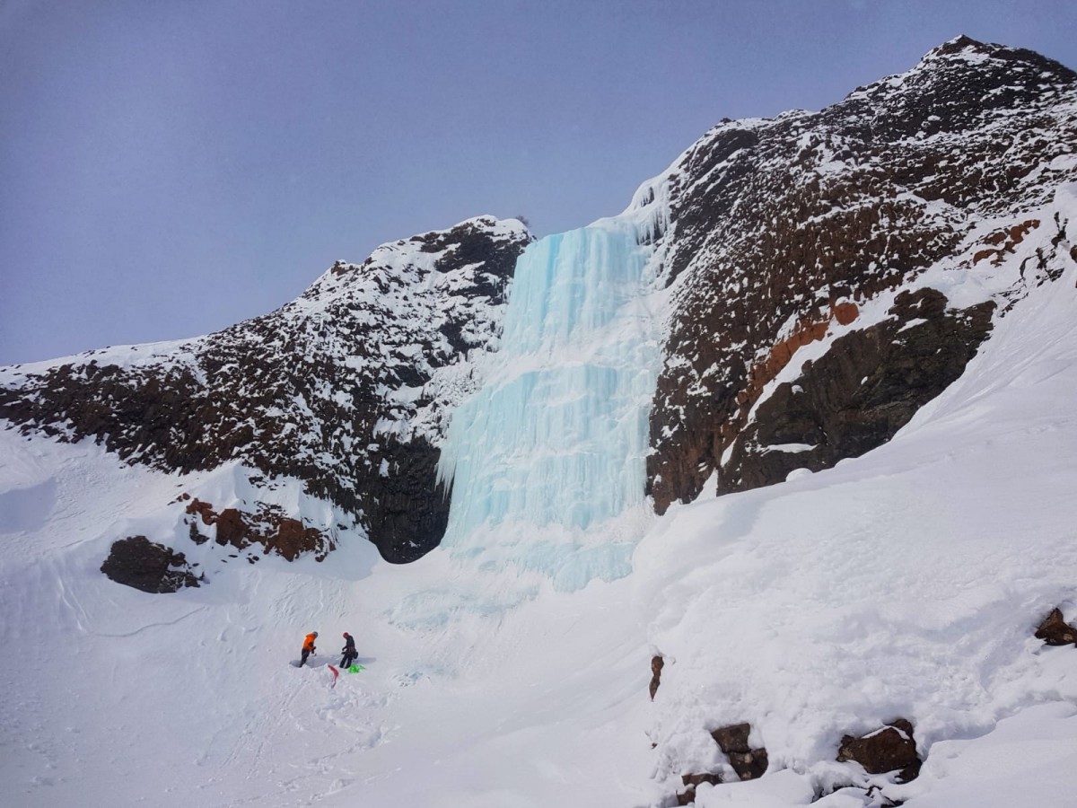 Les cascades de gel de l'Àrtic, escalades per primera vegada per un grup de catalans