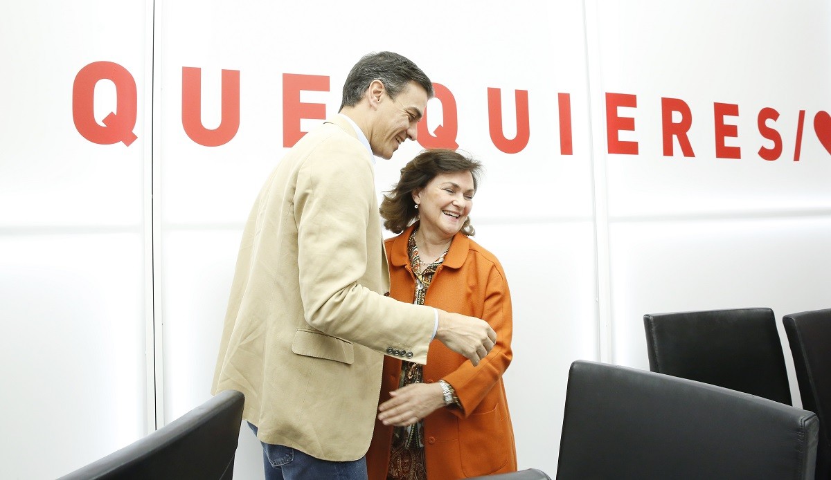 Pedro Sánchez amb Carmen Calvo, a la reunió de la direcció del PSOE post 28-A