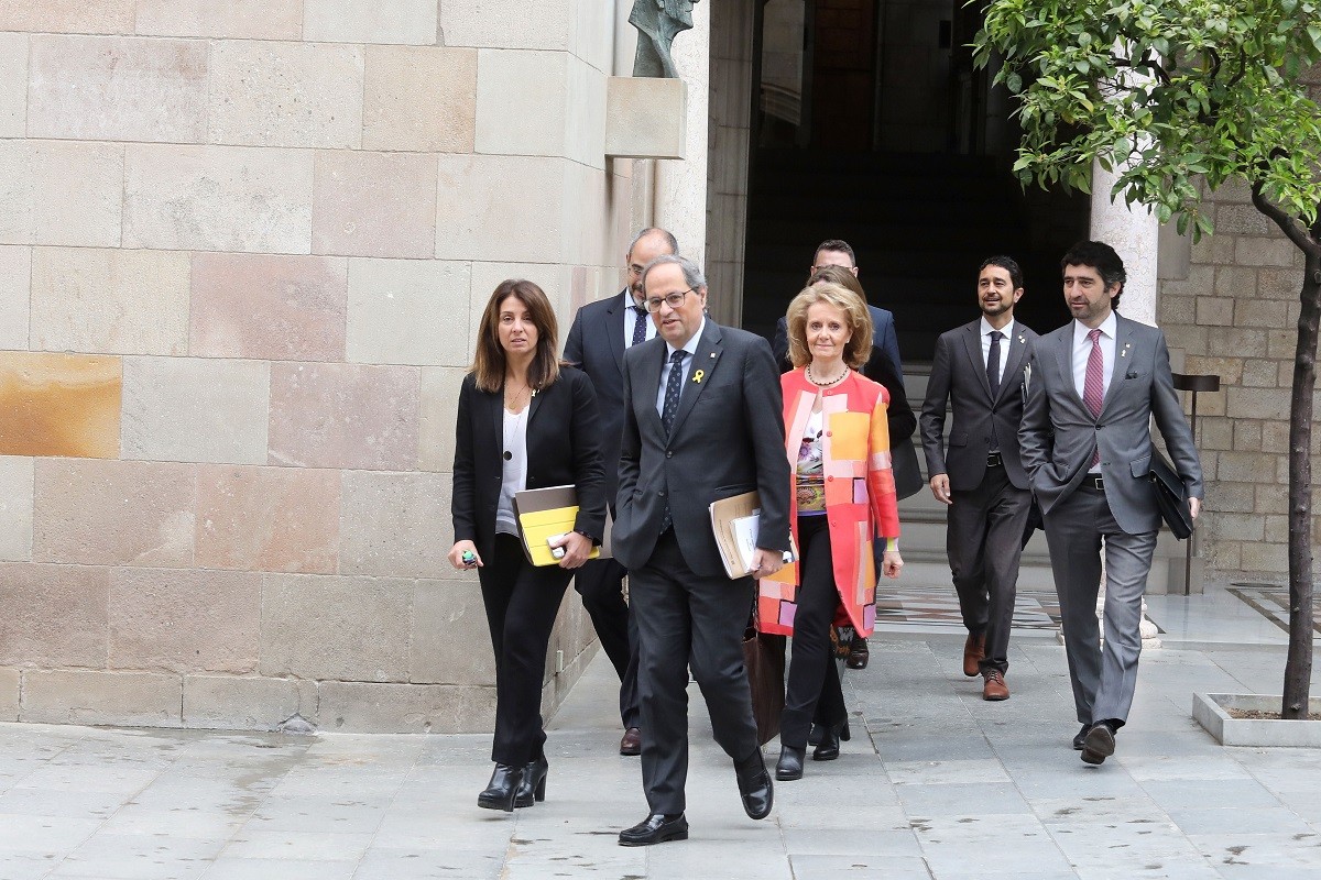 El president de la Generalitat, Quim Torra, es dirigeix aquest dimarts a la reunió del Govern