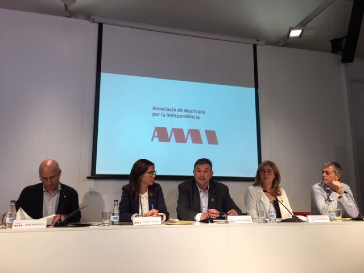 Josep M. Cervera, Annabel Moreno, Mercè Esteve, Joan Rabasseda i Jordi Gasení a la presentació  de la campanya 