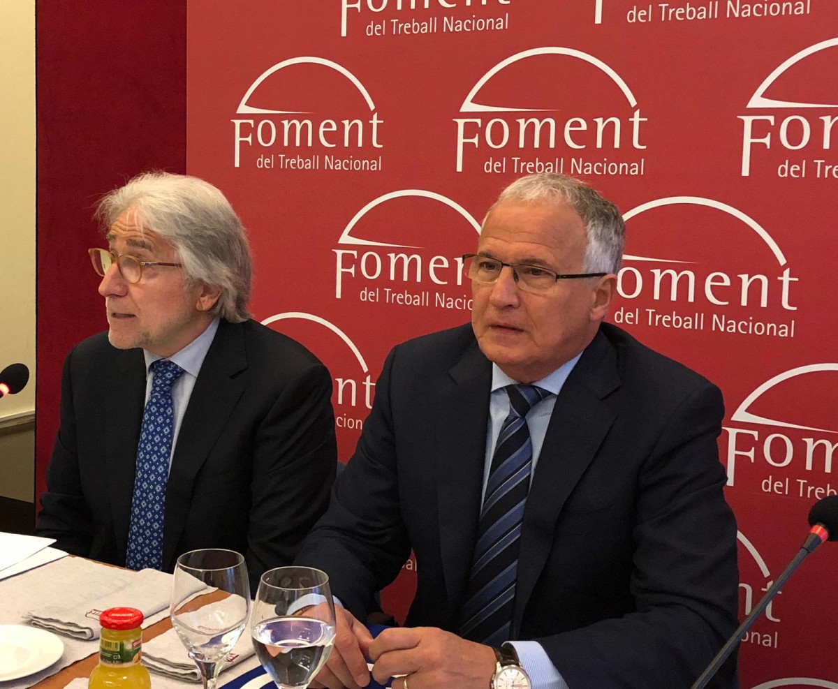 Josep Bou amb el president de Foment, Josep Sánchez Llibre, aquest dimarts. 