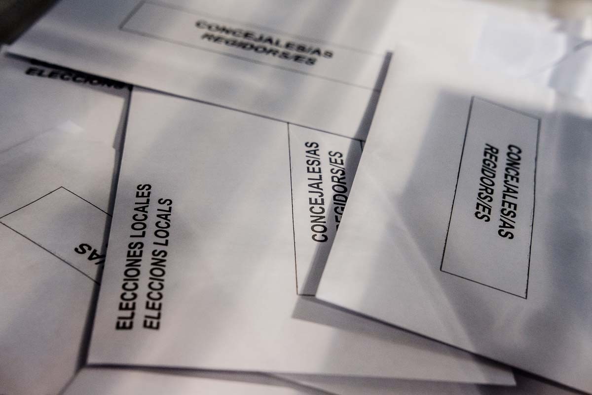 Sobres de les eleccions municipals del 2019 en un col·legi de Manlleu