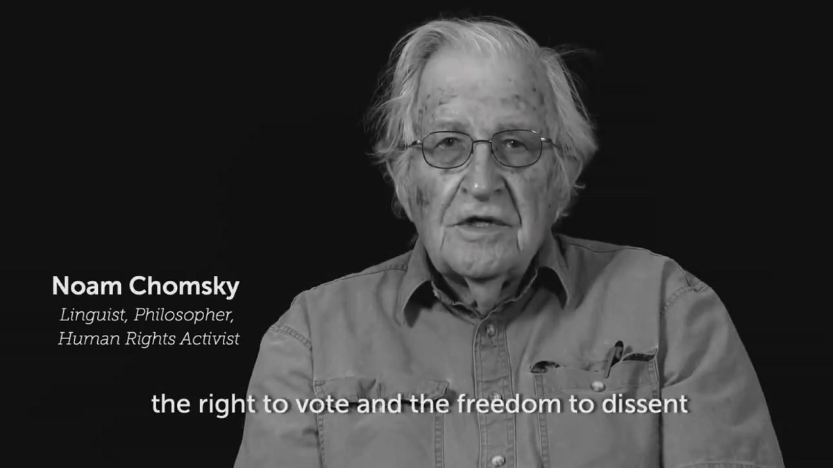 Noam Chomsky, un dels participants del vídeo que reclama la llibertat dels presos