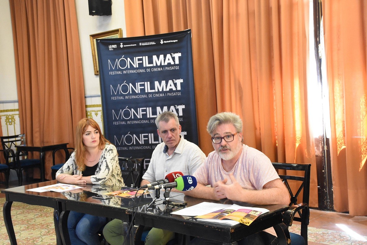 D'esquerra a dreta, la directora de Lo Pati, Aida Boix, l'alcalde d'Amposta Adam Tomàs i un dels impulsors del mónFILMAT, Xavier Miró.