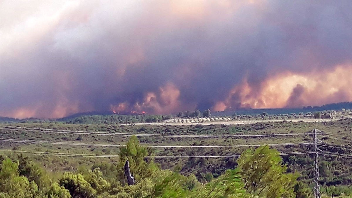 Panoràmica general de l'incendi que a afectar la Ribera d'Ebre.