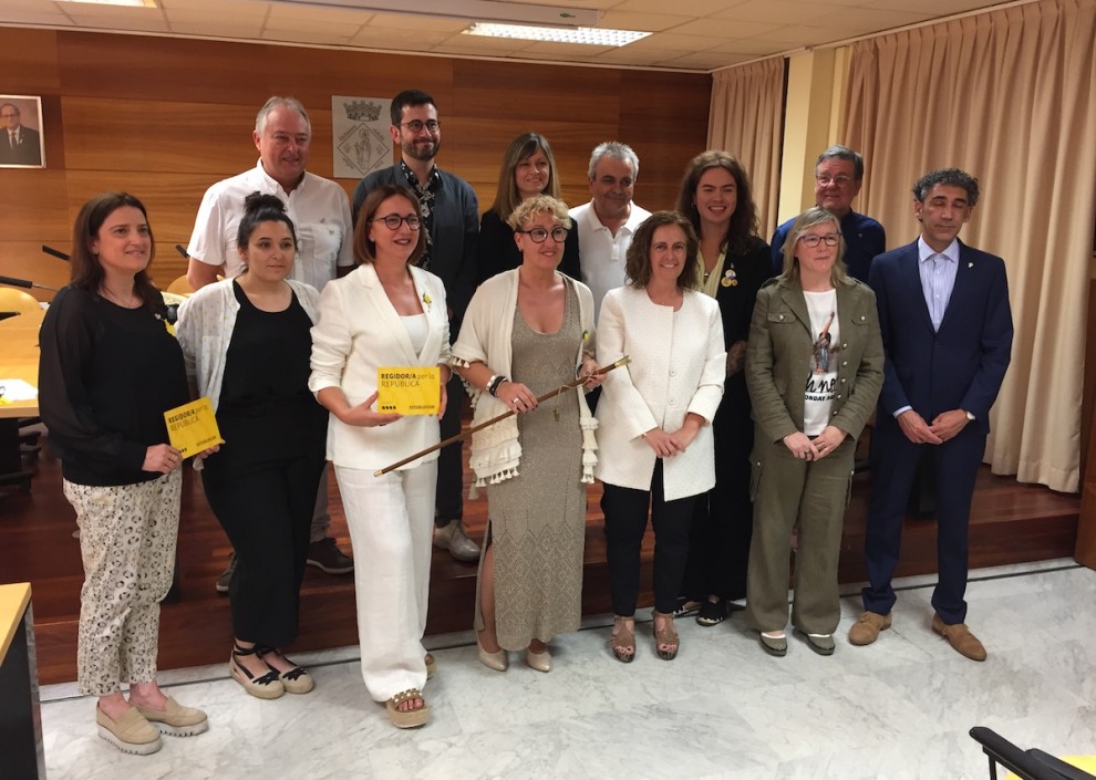 Els 13 nous regidors de l’Ajuntament de Tremp s’han fotografiat al final del ple