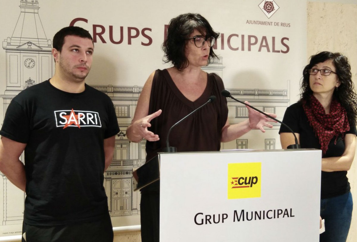  Els regidors de la CUP de Reus Edgar Fernández, Marta Llorens i Mònica Pàmies, en una imatge d'arxiu