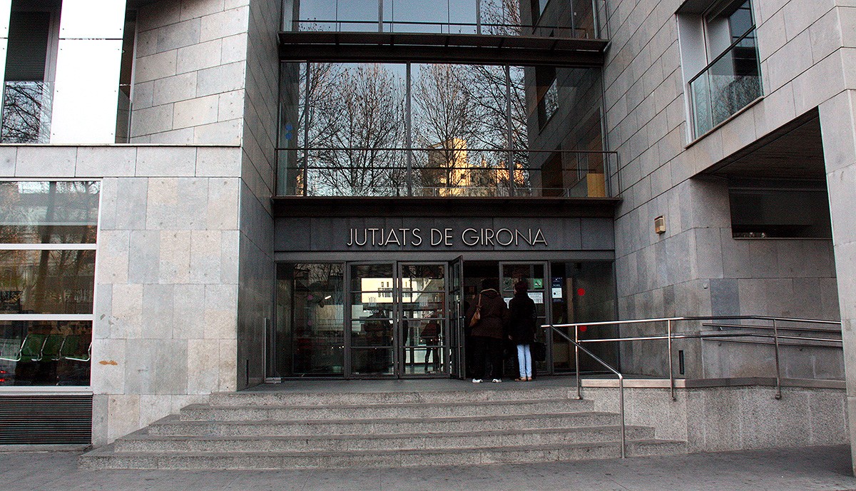 Entrada principal dels Jutjats de Girona