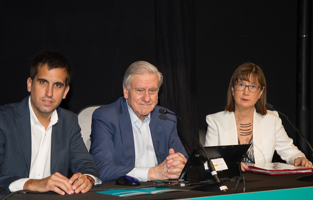 L'alcalde, Ferran Estruch, el Dr. Valentí Fuster i la directora acadèmica del CUIMPB, María José García Celma