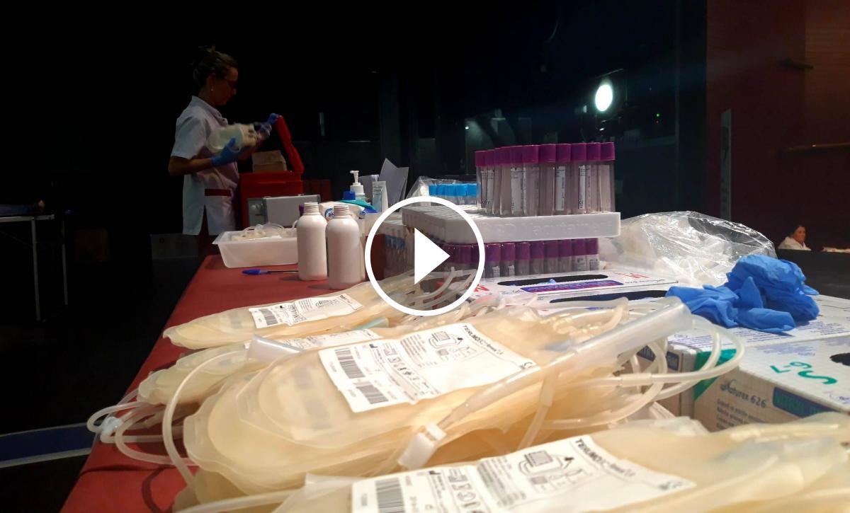 El Teatre La Sala ha acollit la Marató de Donació de Sang
