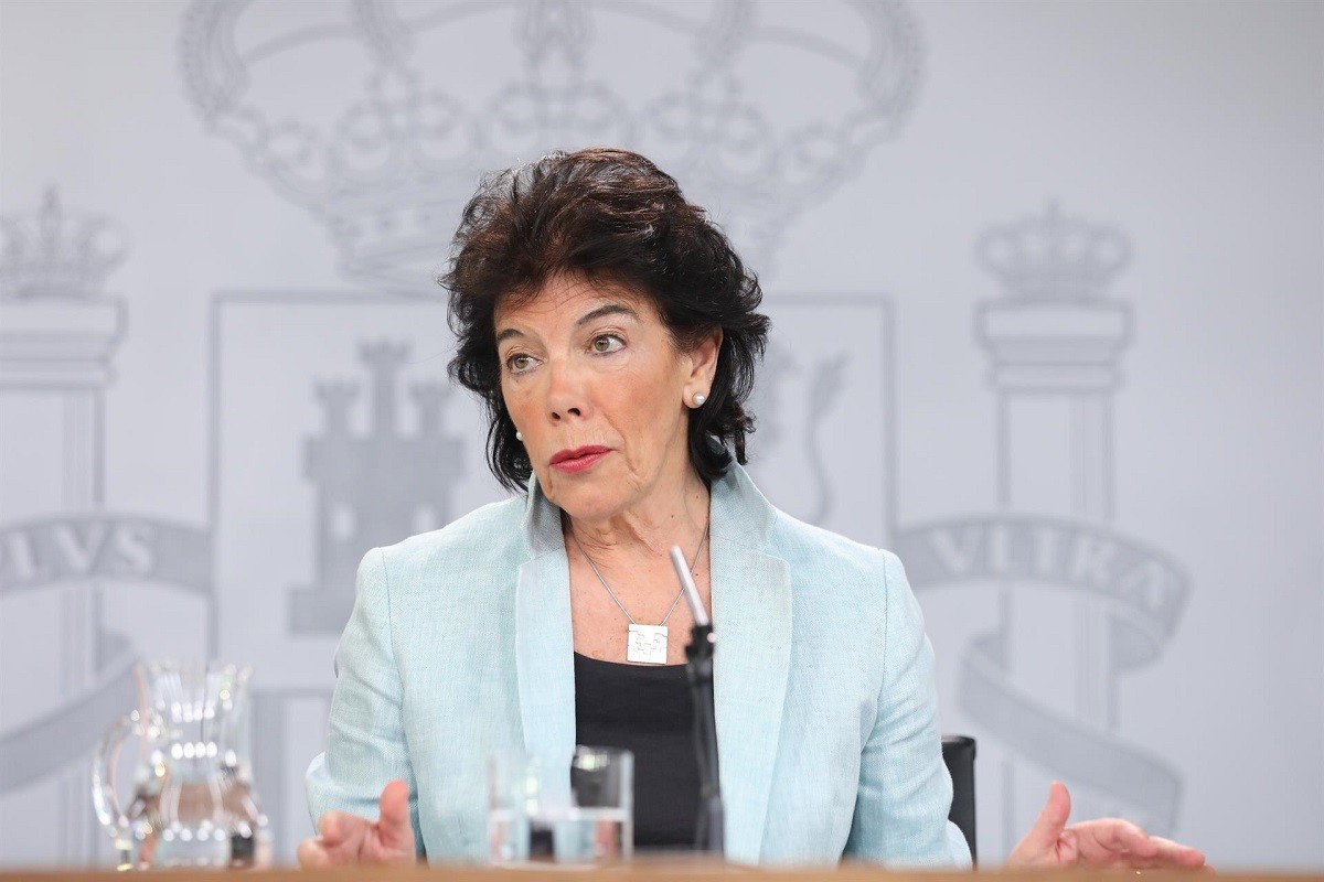 La portaveu del govern espanyol, Isabel Celaá, en roda de premsa