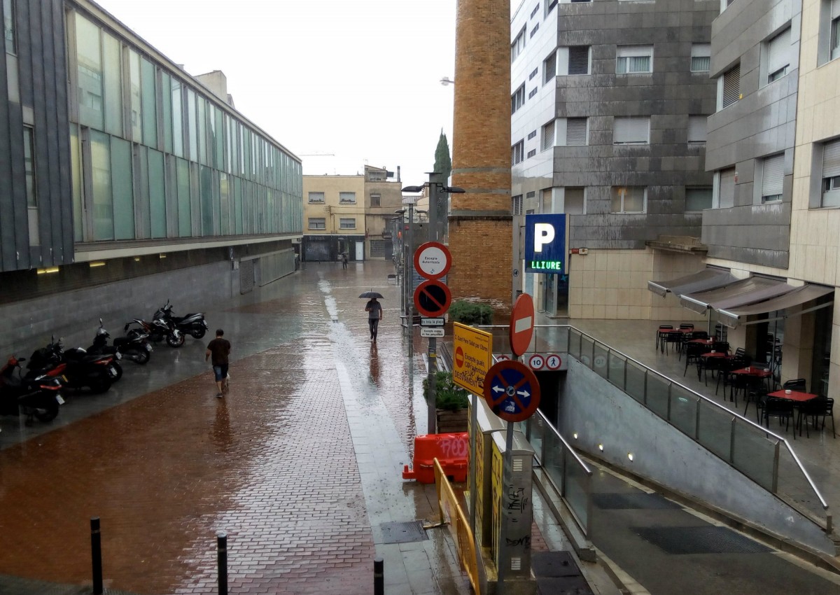 La pluja caient a Sabadell.