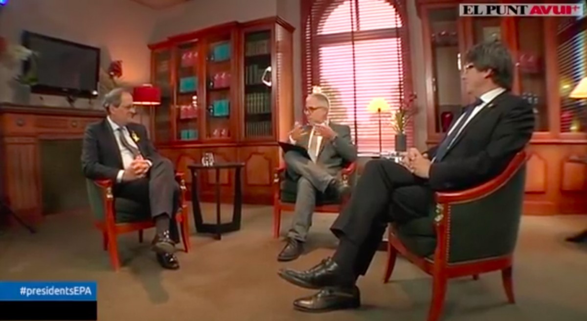 El president Torra i l'expresident Puigdemont en una entrevista a la televisió d''«El Punt Avui'»