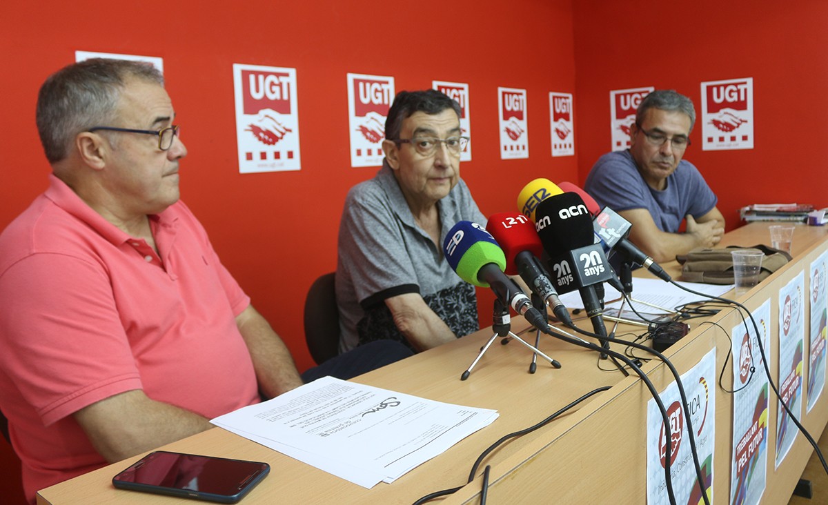 Josep Lluís Carabuig, Paco Folch i Jordi Regolf durant la roda de premsa d'UGT