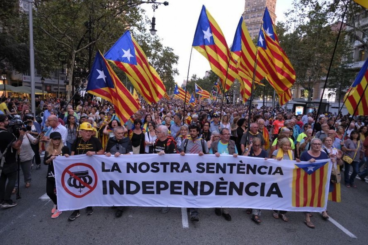 Manifestació en el segon aniversari de l'1-O a Barcelona