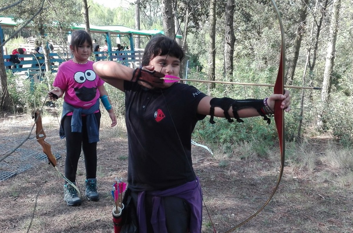 Infants i joves també poden aprendre tir amb arc a l'Escola d'Arquers de Rubí