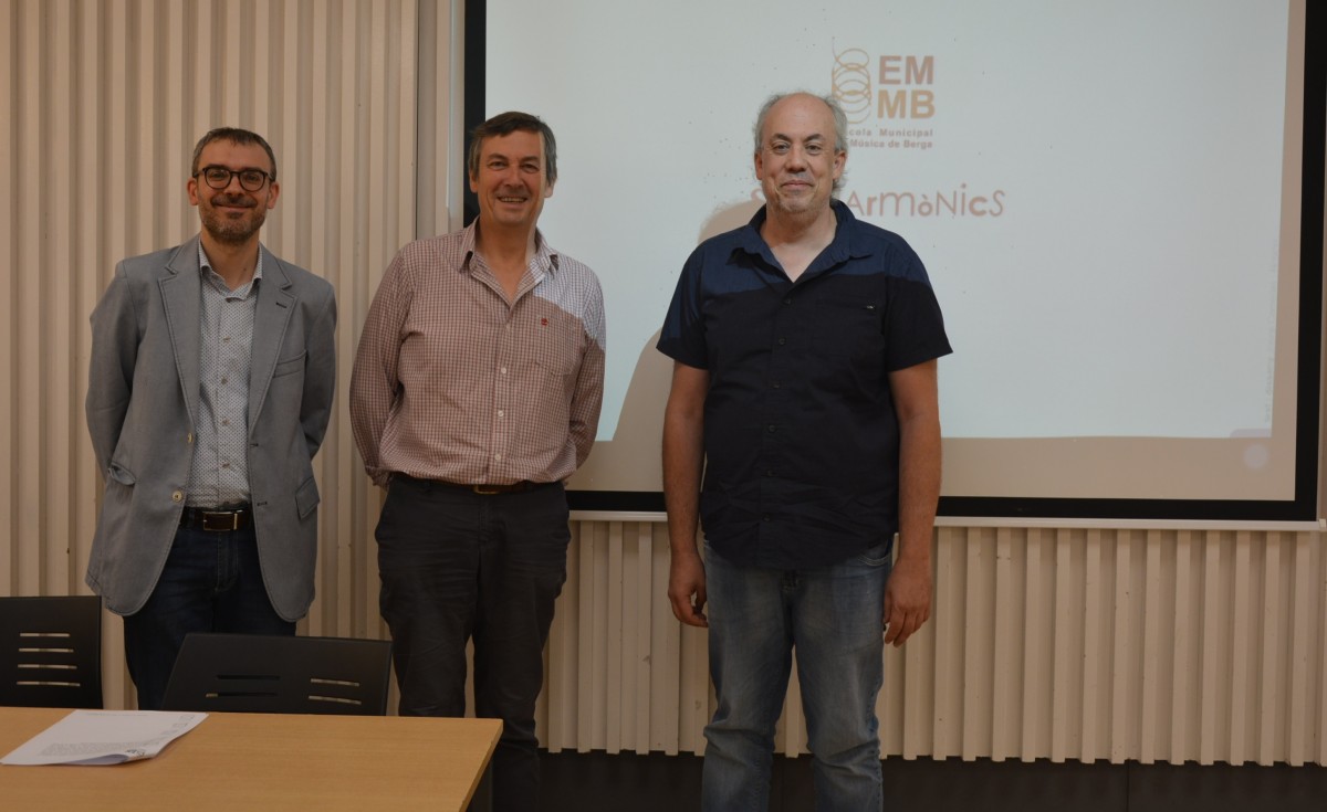 El cap d'estudis Josep Comellas, el regidor Eloi Escútia i el director de l'EMMB Xavier Llobet.