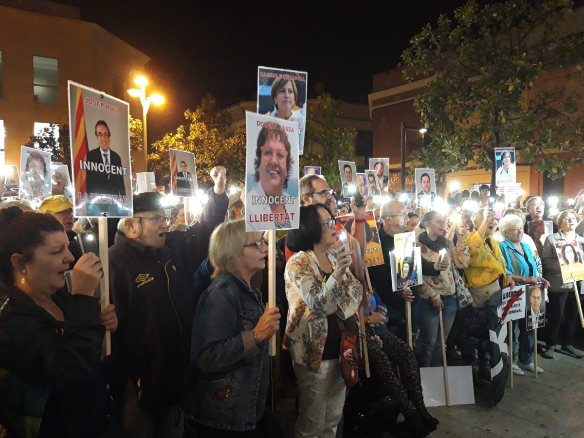 Rubinencs i rubinenques exigin la llibertat dels presos polítics 