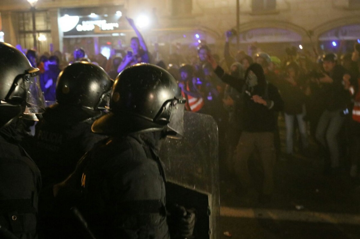 Enfrontaments entre els Mossos i els manifestants aquest dissabte al vespre