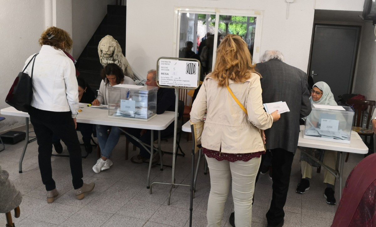 Votants al col·legi electoral de Sant Ponç de Sant Celoni