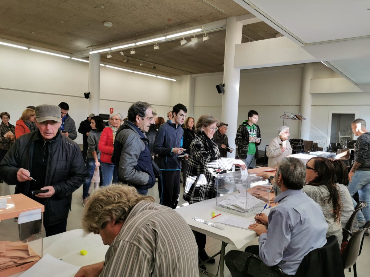 Meses electorals a la ciutat de Berga, al Berguedà, aquest matí.