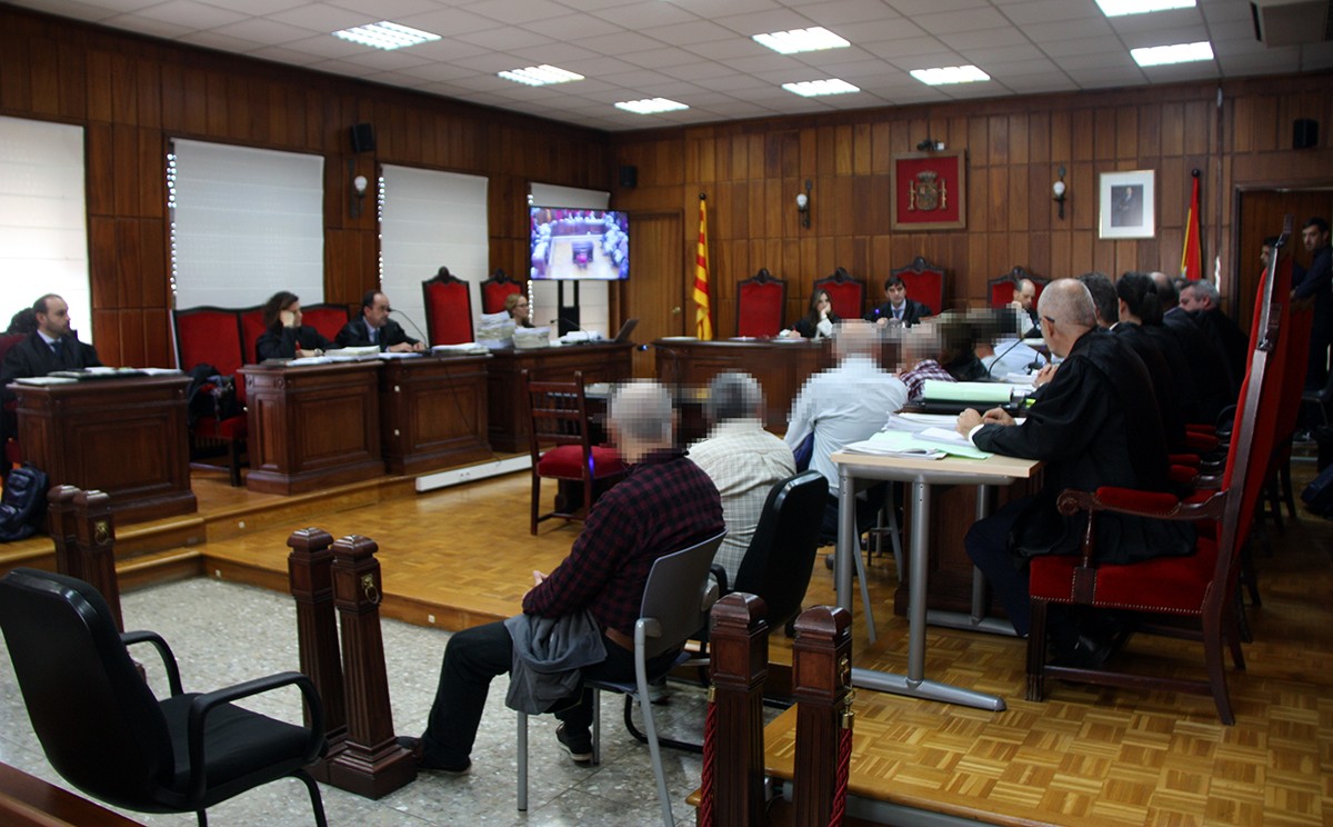 Sala de vistes de l'Audiència de Tarragona on es fa el judici als membres d’una xarxa d’abús de menors i pornografia infantil destapada a Tortosa