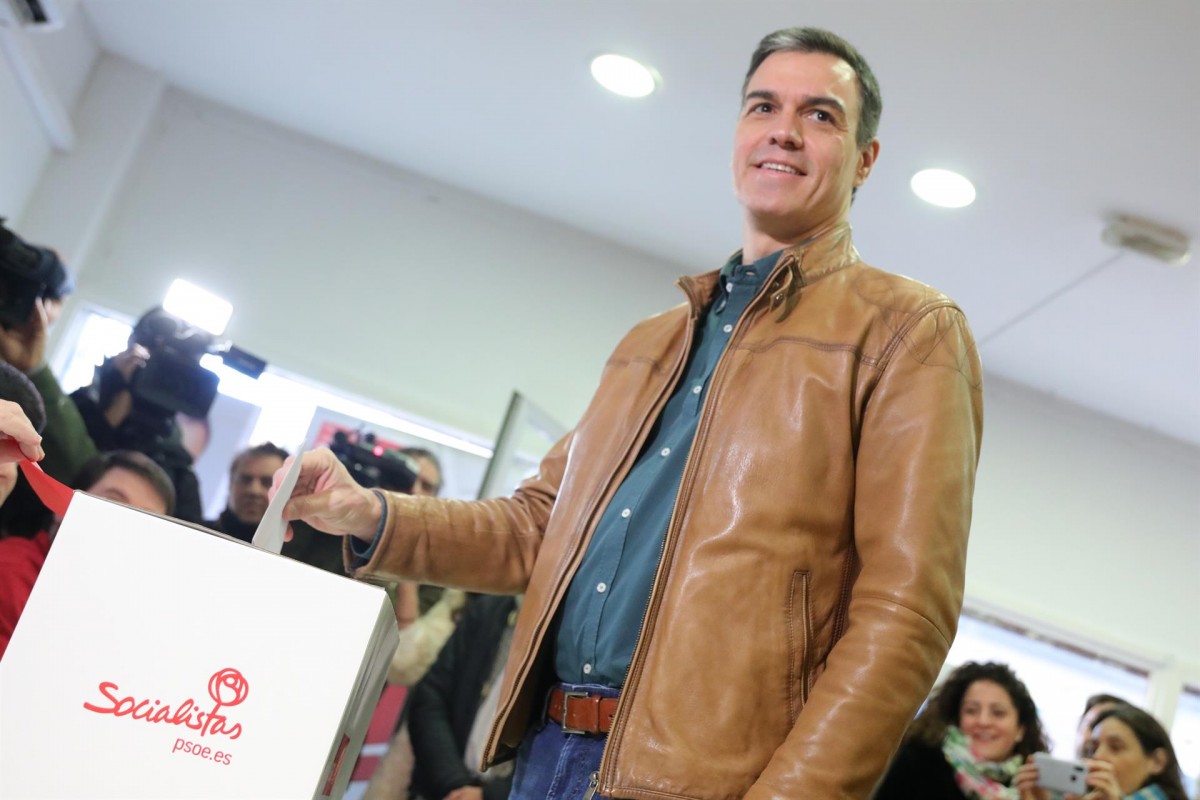 Pedro Sánchez, votant a la seu del PSOE