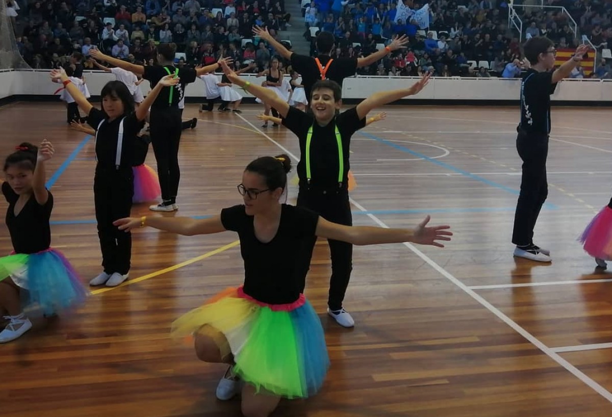 Originalitat en la dansa i el vestuari dels Petits Galzeran en el Campionat de Catalunya de punts lliures