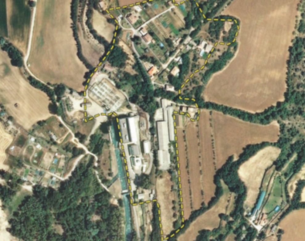 Perimetrat en groc, l'àmbit que s'ordena, al voltant de la central