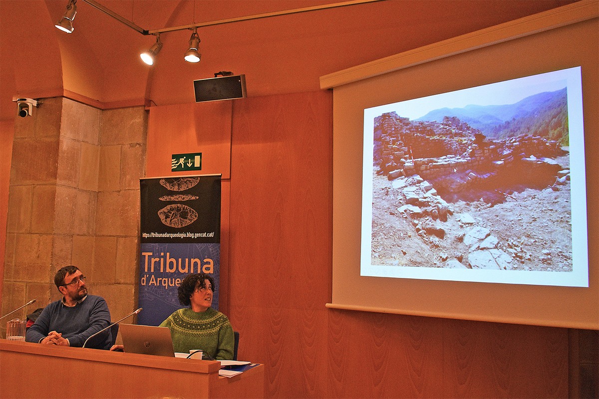 Conferència celebrada a la Tribuna d'Arqueologia de la Generalitat sobre la Campanya d'Excavacions Arqueològiques a les Guixeres