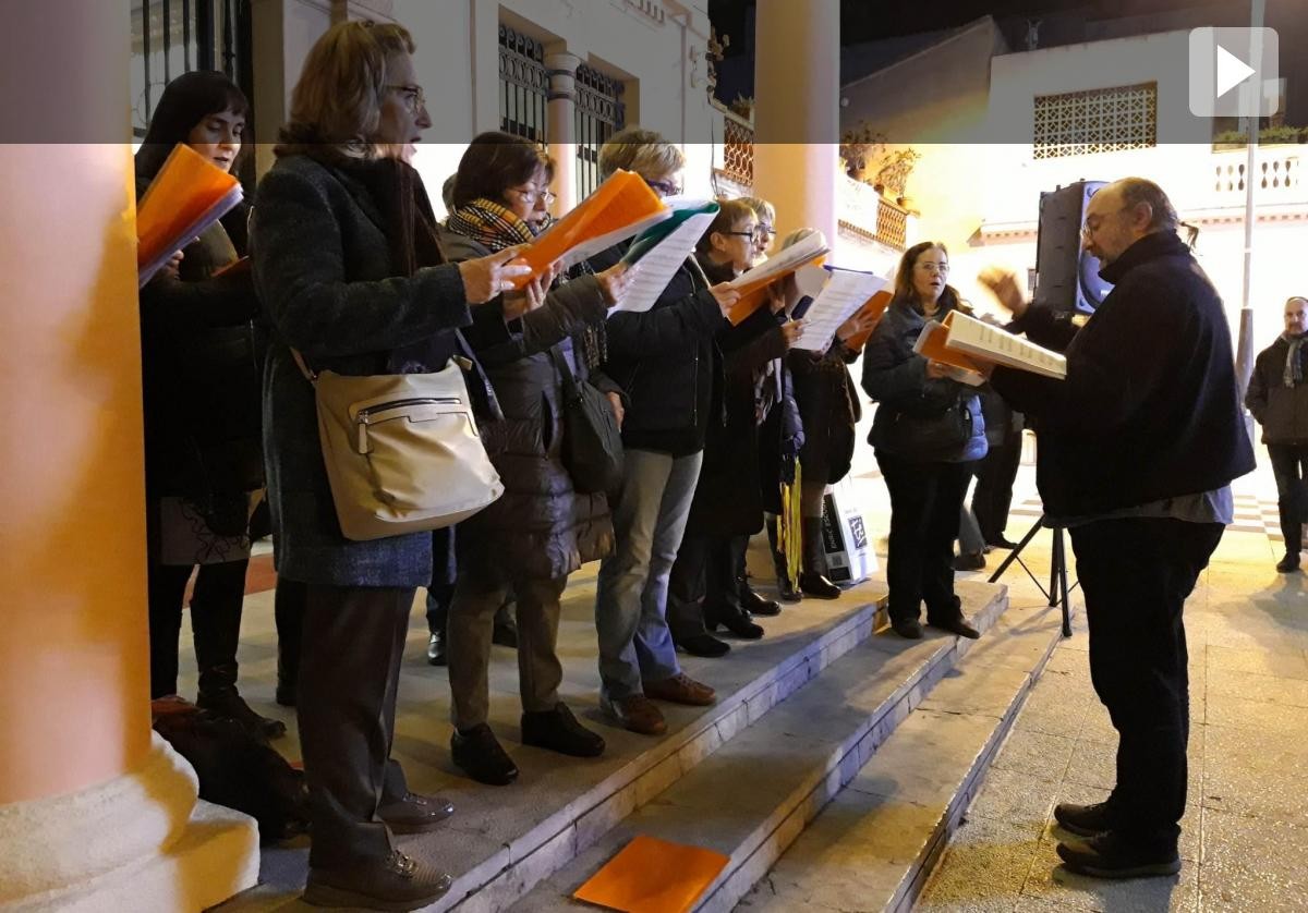 L'Obrador Coral ha cantat nadales en suport als líders independentistes