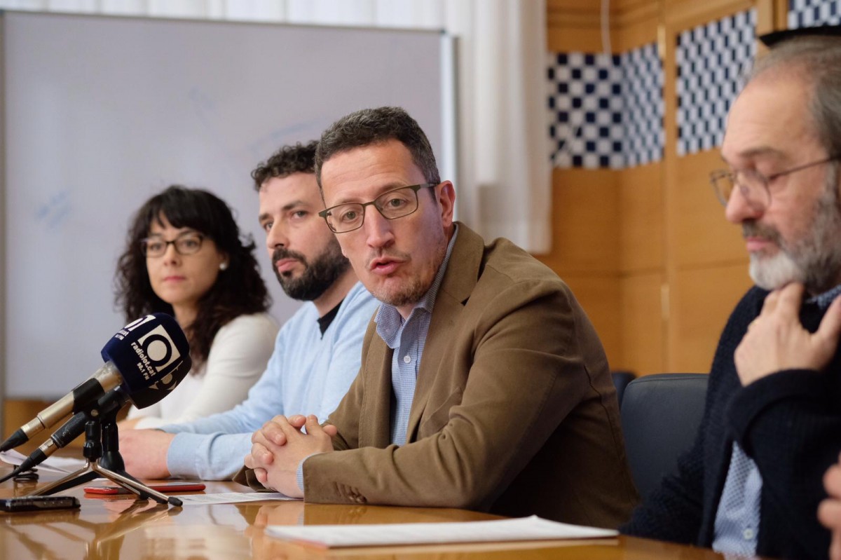 Estanis Vayreda, acompanyat dels president de les quatre entitats que promouen l'Olotx2.