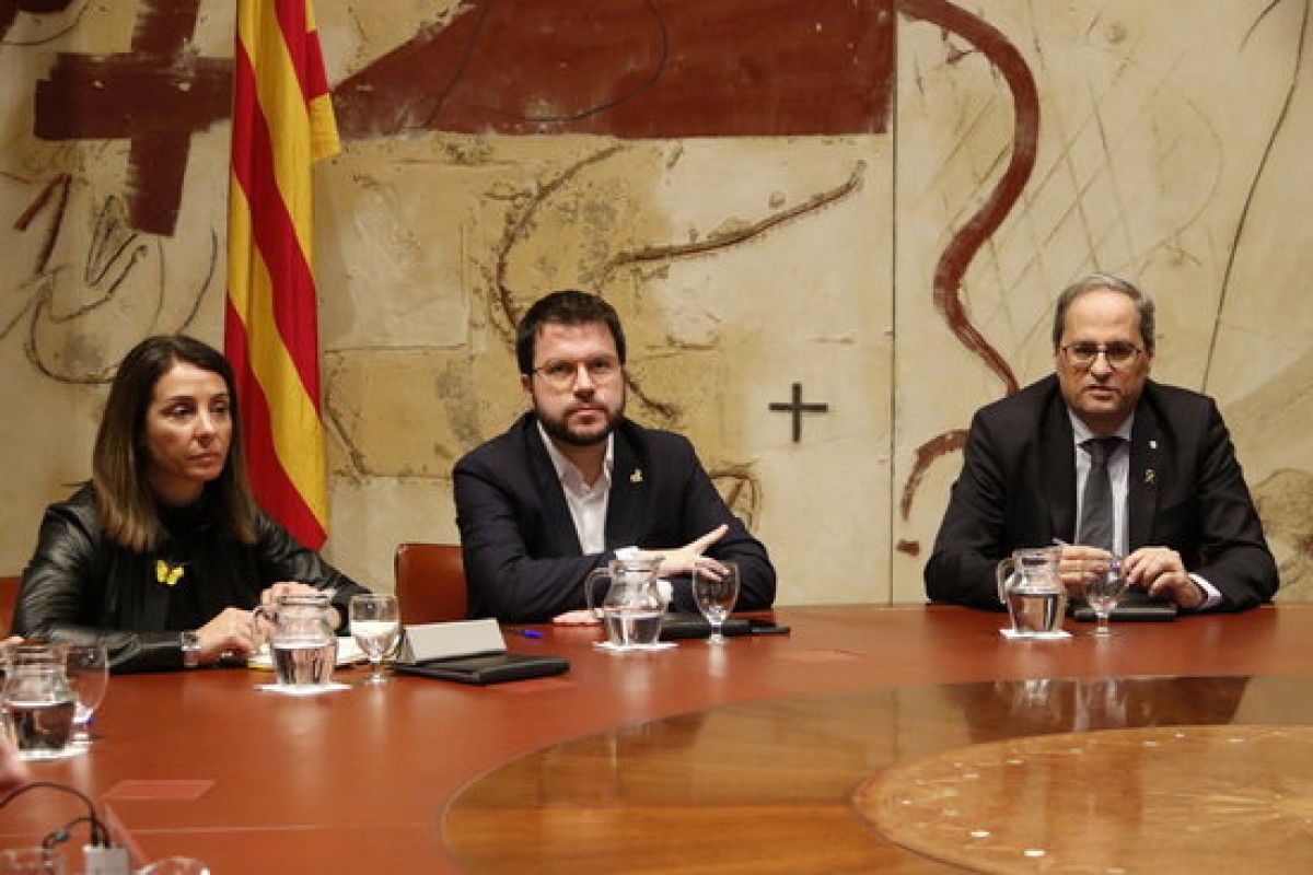 Quim Torra, Pere Aragonès i Meritxell Budó, en la reunió de Govern d'aquest 3 de gener