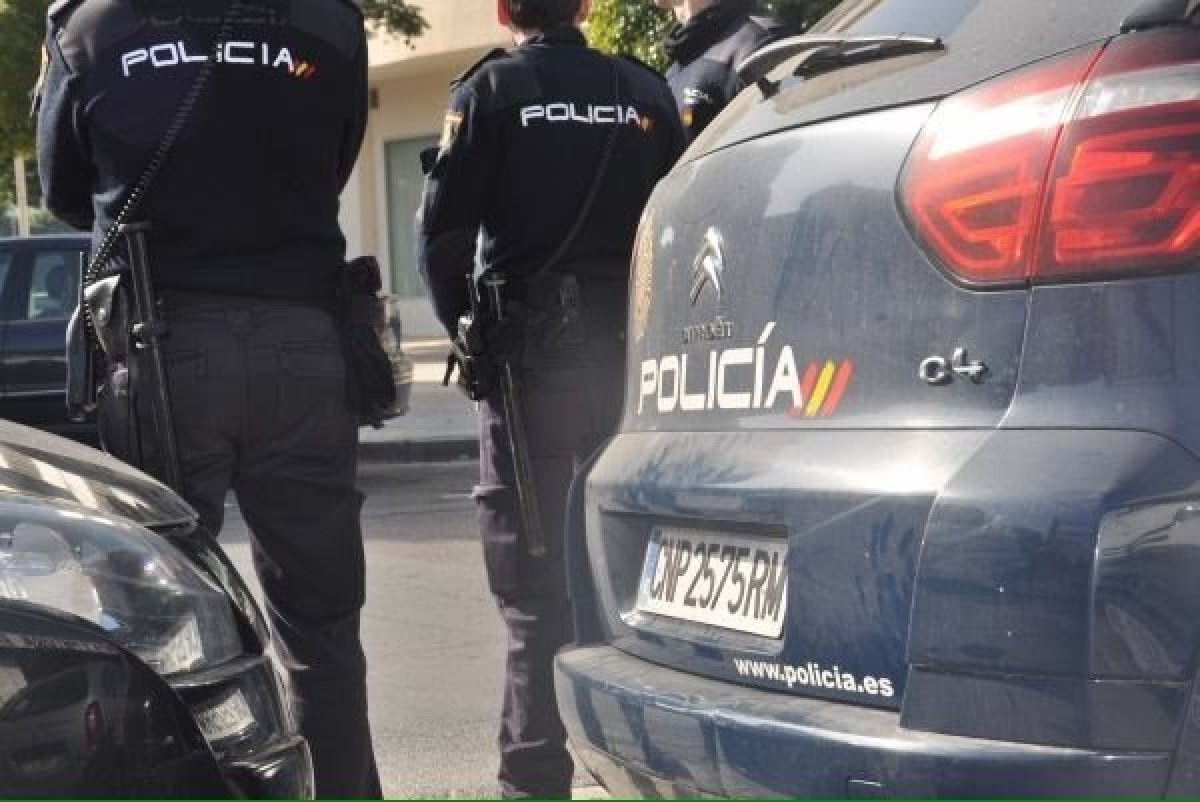 Dos agents de la policia espanyola, a Palma