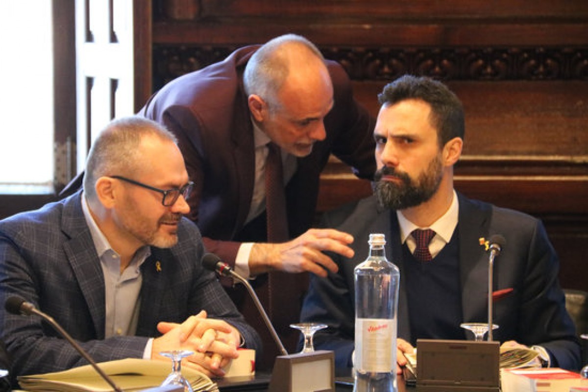 Roger Torrent i Josep Costa, en una reunió de la mesa del Parlament