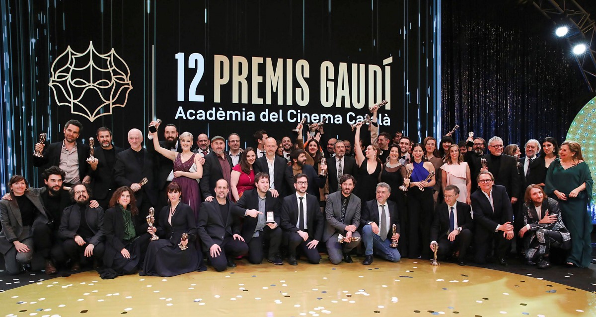 Foto de família dels premiats en la dotzena edició dels Premis Gaudí