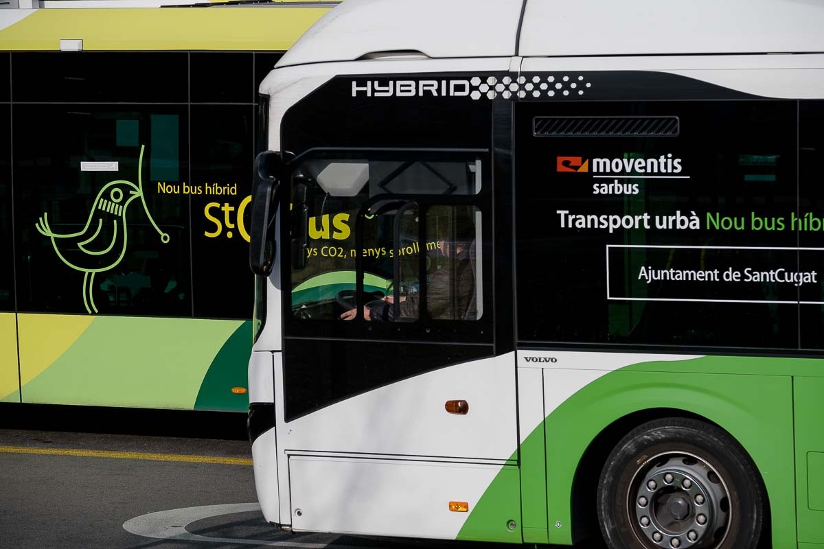 L'AMB i l'Ajuntament han signat un conveni per a la gestió del servei del bus urbà