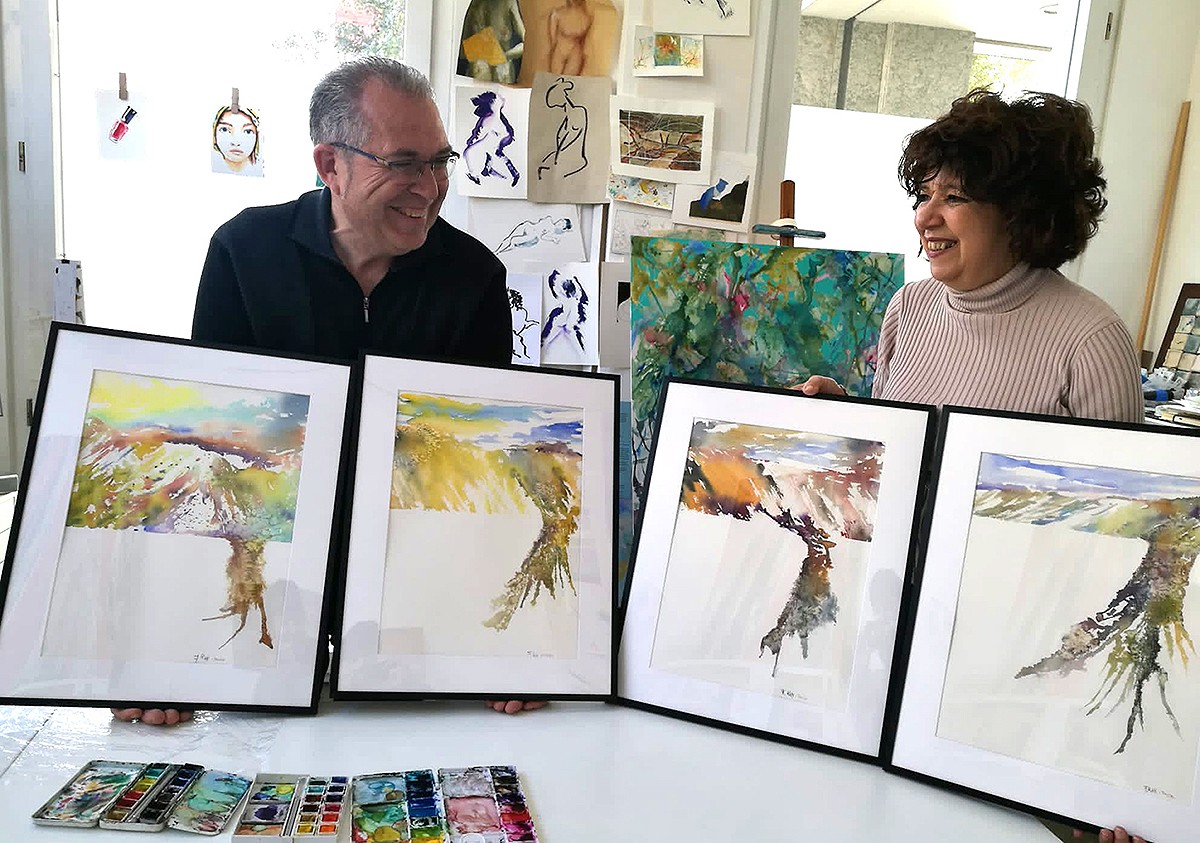 Els artistes Ferran i Rayda Guzmán amb la seva obra, en una imatge d'arxiu