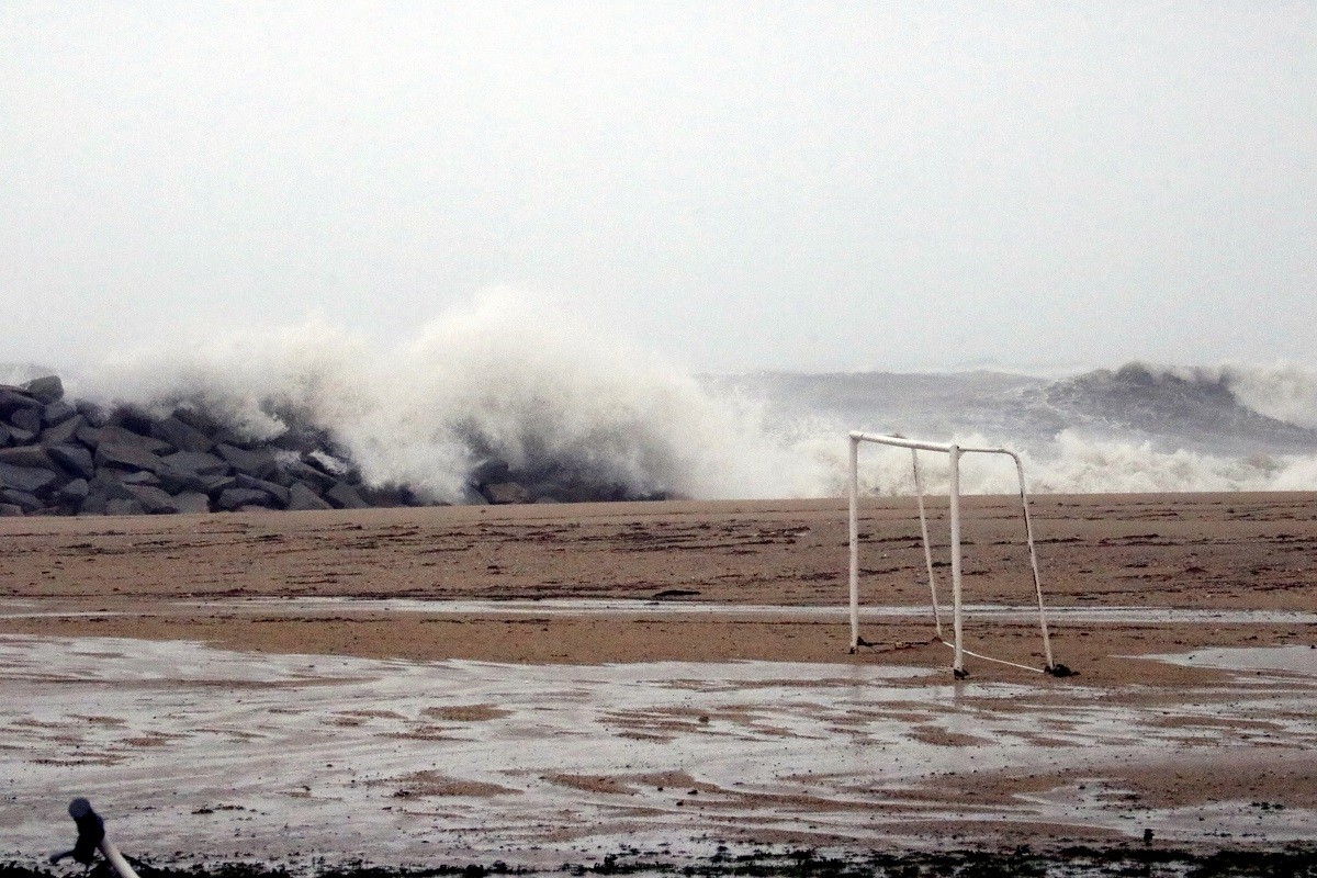 Els efectes del temporal a la platja de Mataró