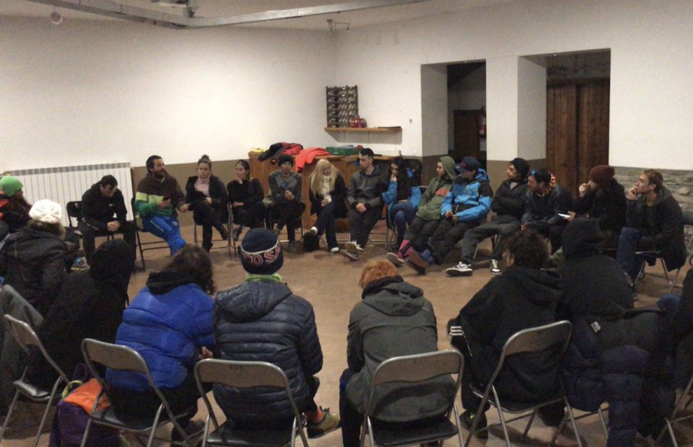 Els professors d’esquí en assemblea aquest dijous a la tarda
