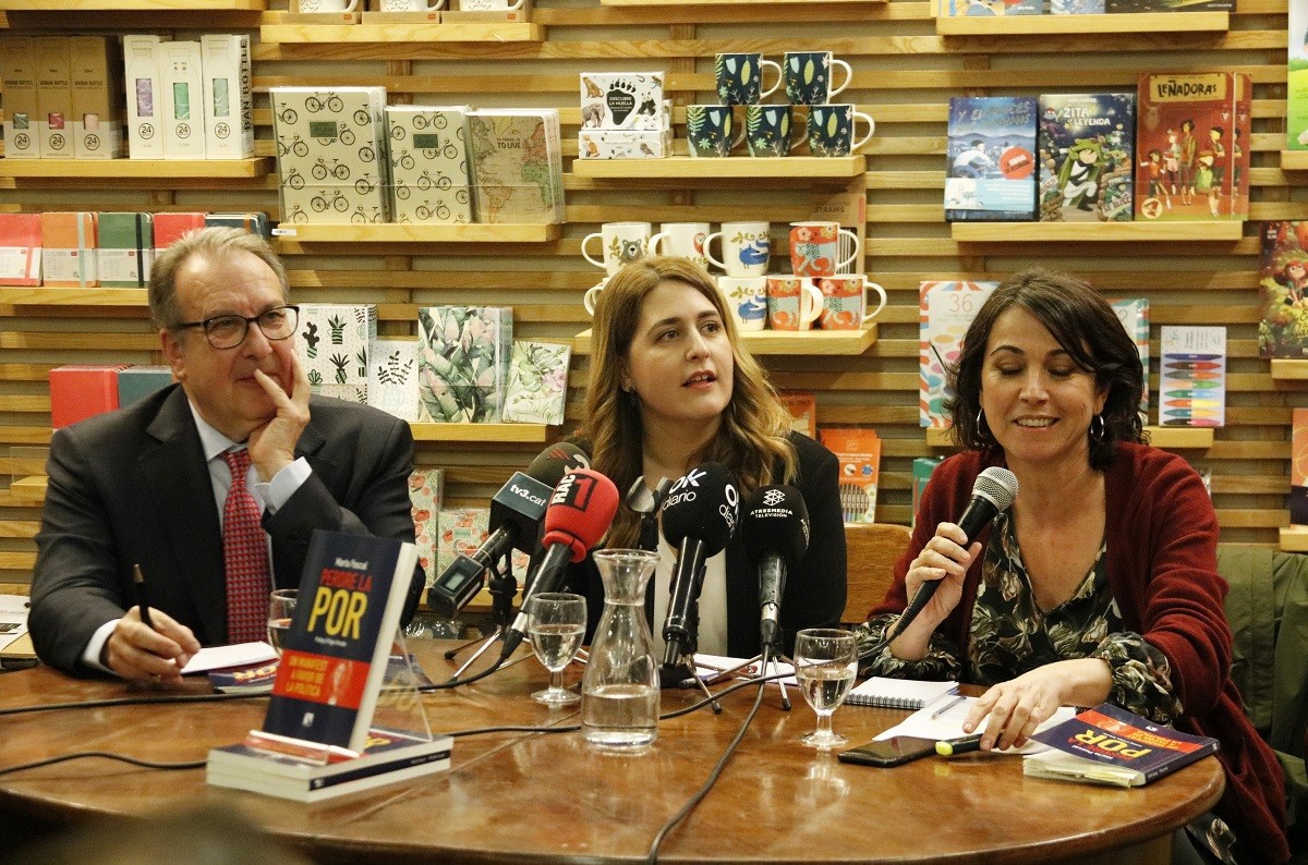 Marta Pascal presenta el seu llibre amb Josep Cuní i Lídia Heredia