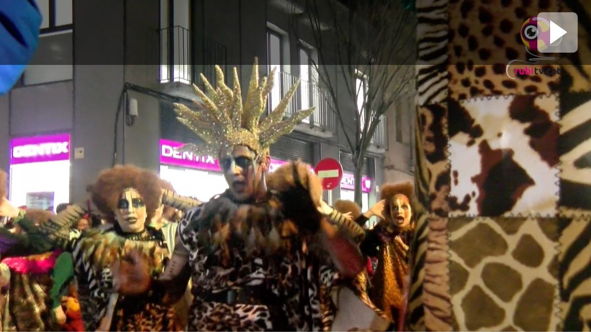 Una vintena de comparses van participar a la Rua de Carnaval de Rubí