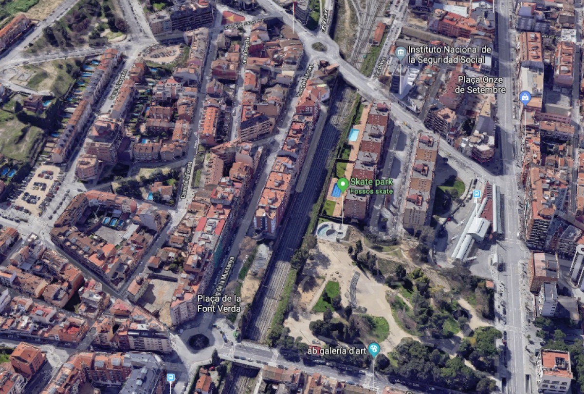 El projecte estudiarà el cobriment de la via entre els carrers Josep Umbert i Agustí Vinyamata.