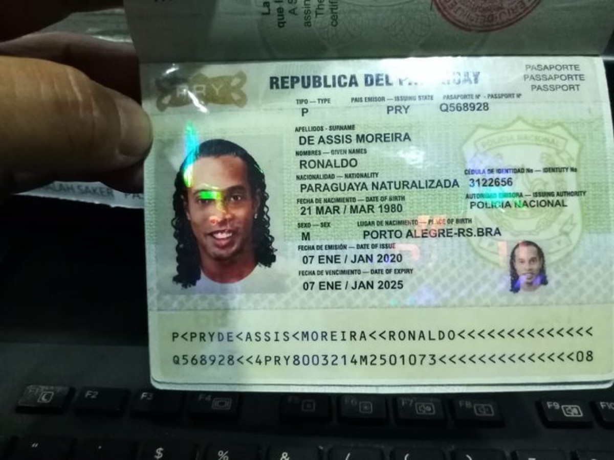 El passaport fals de Ronaldinho