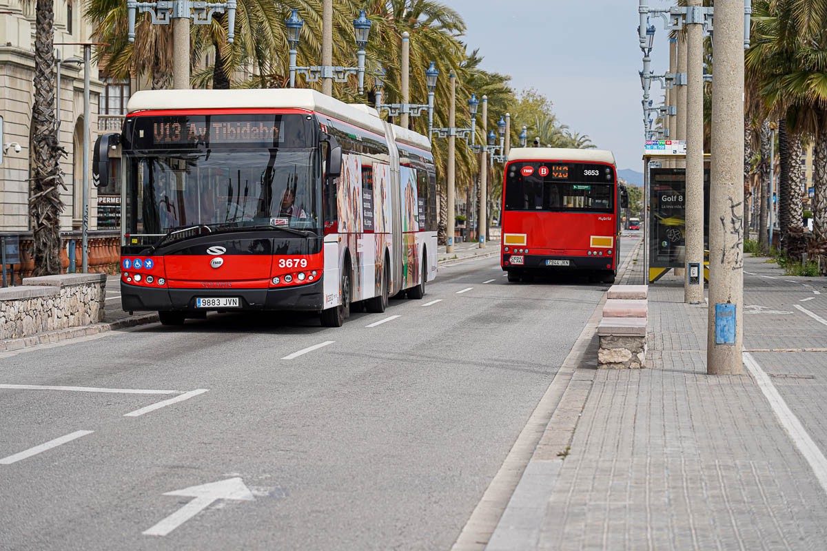 Diversos autobusus a Barcelona