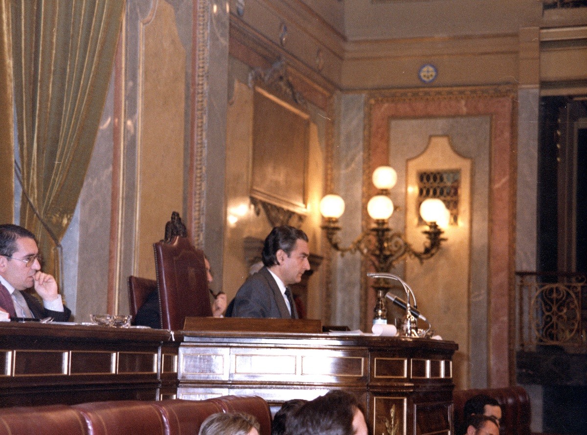 Landelino Lavilla presidint una sessió del Congrés.