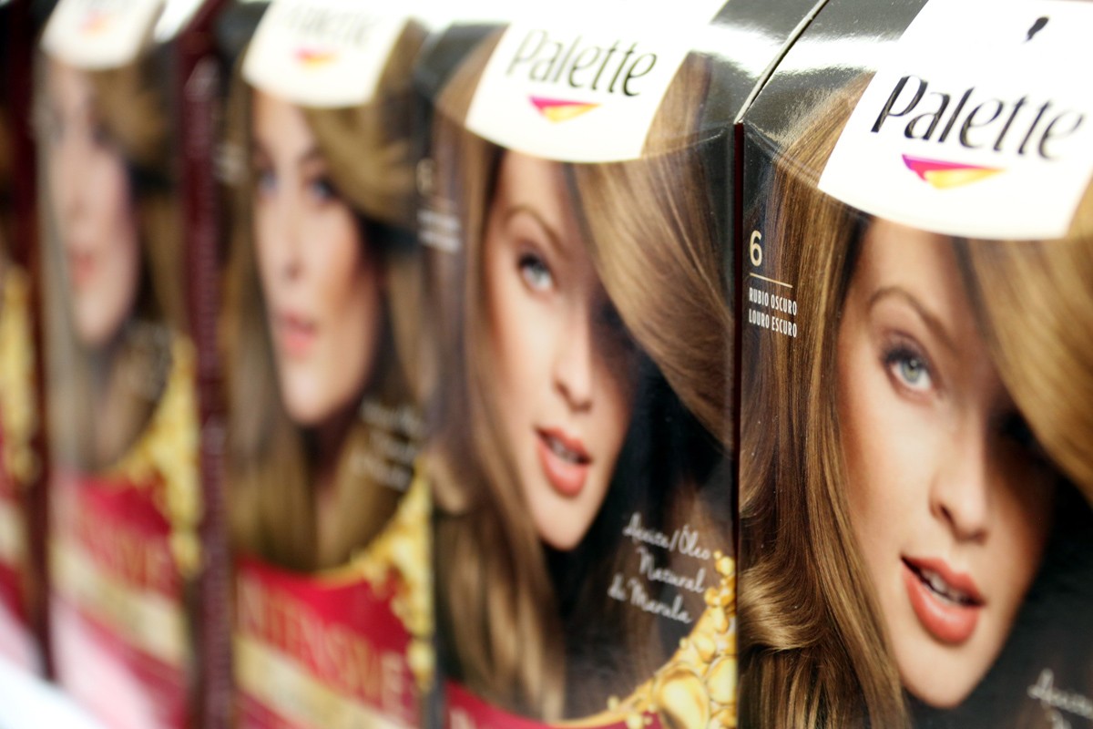 Capses de tint de cabell en un supermercat