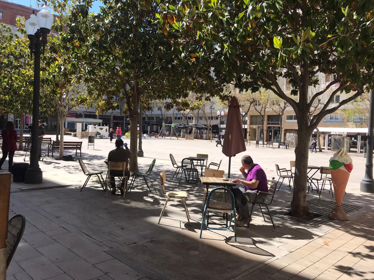 Terrasses obertes a la plaça Cinto Verdaguer de Tarragona