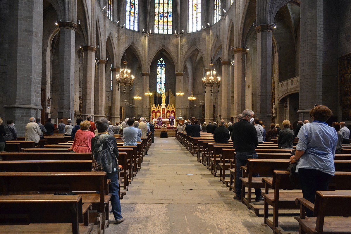 Un funeral a la basílica de la Seu de Manresa